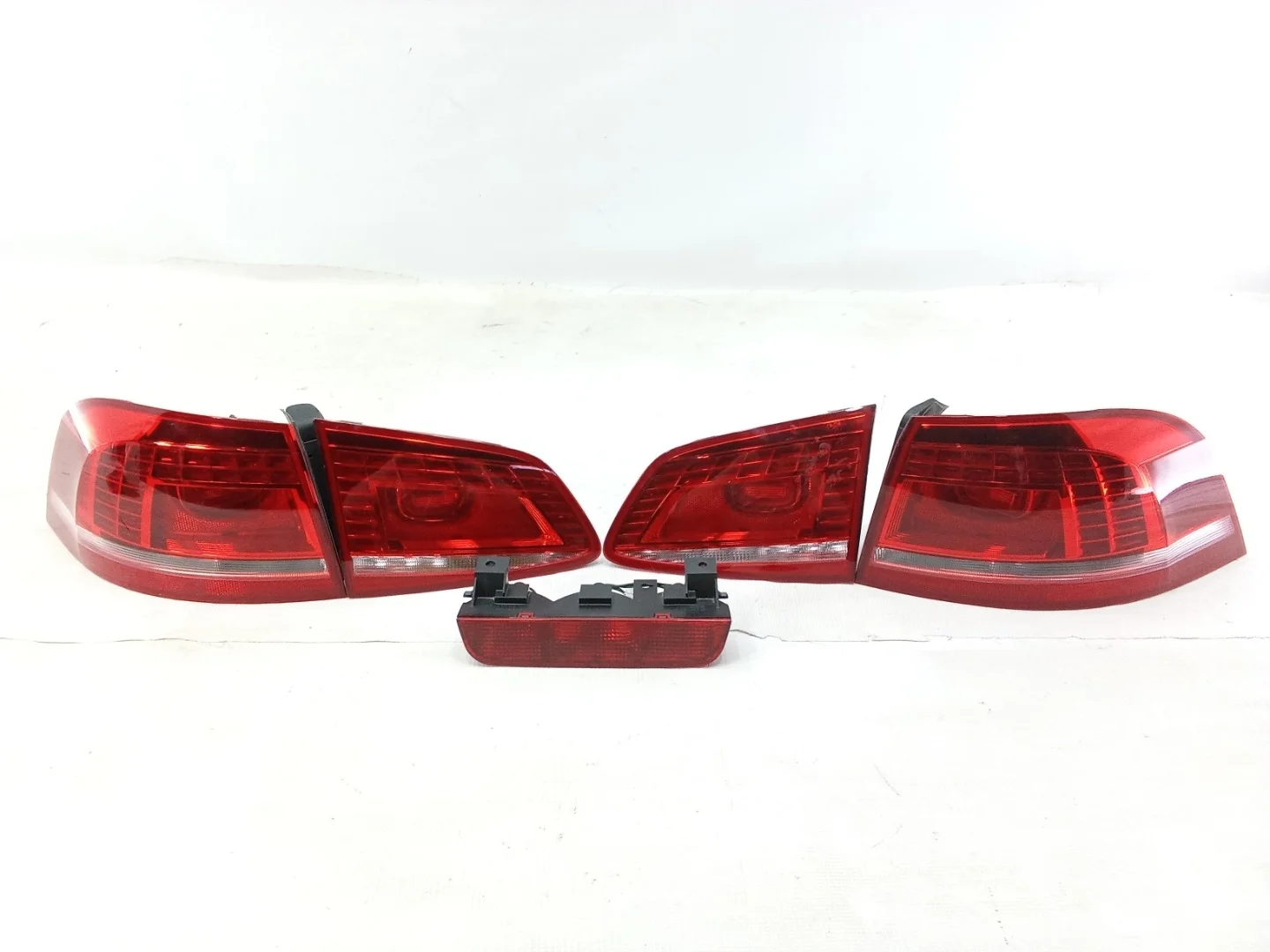 Фонарь Volkswagen Passat 2011 B7
