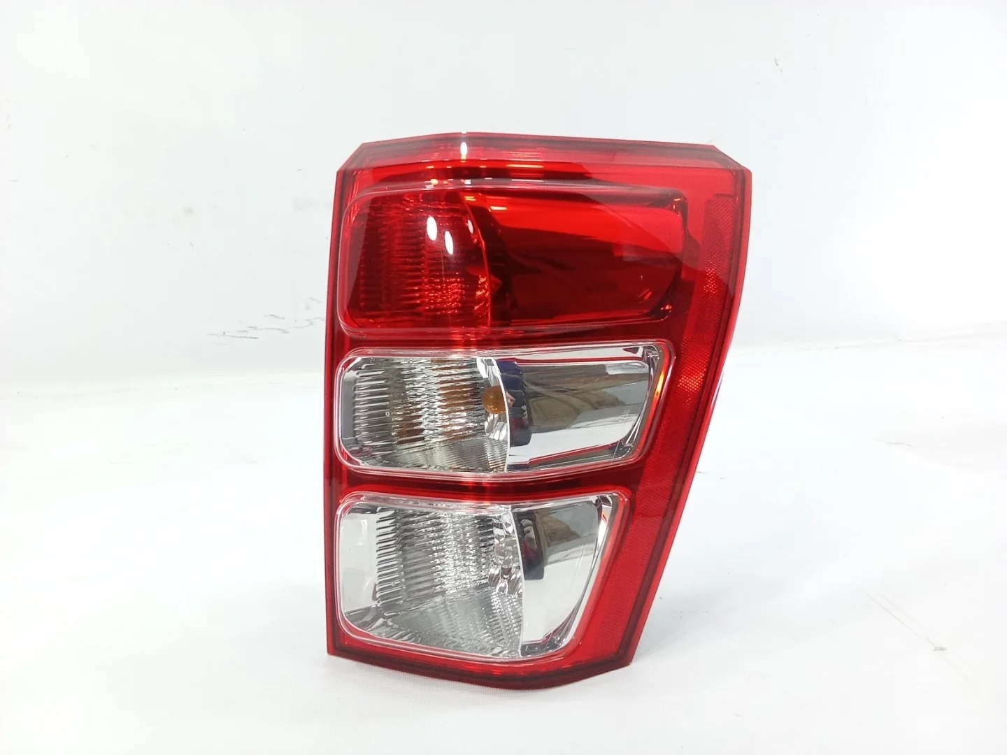 Фонарь Suzuki Grand Vitara 2006 TD54W