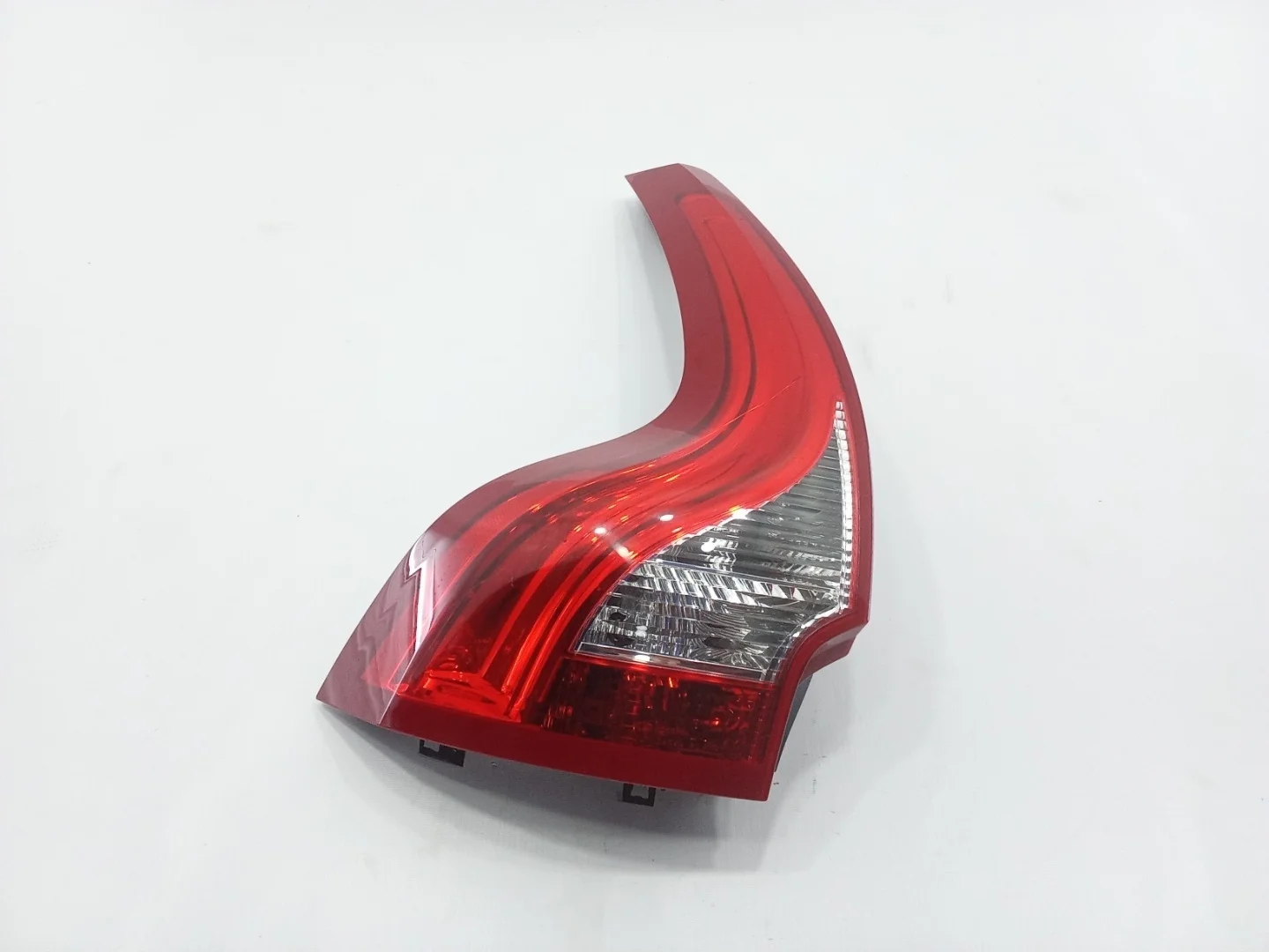 Фонарь VOLVO XC60 2013 DZ47