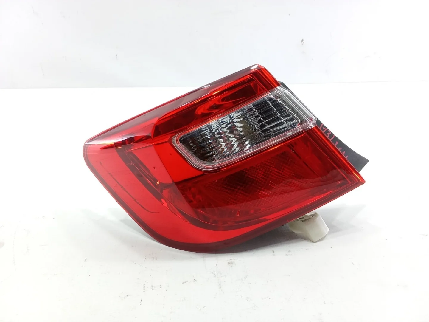 Фонарь Toyota Camry 2013 AVV50