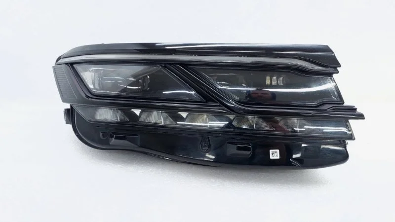 Фара Volkswagen Touareg 2019 CR