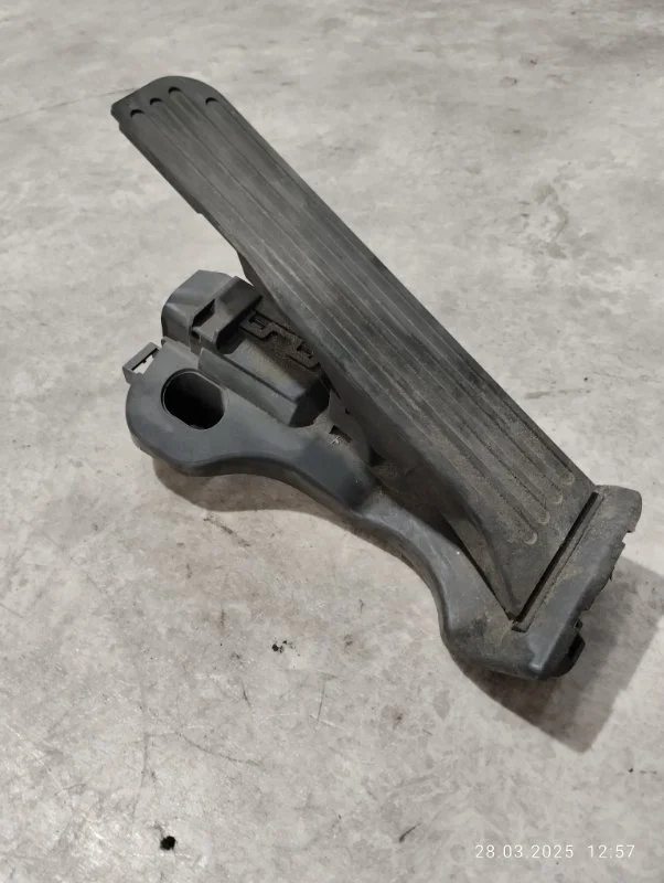Педаль газа Volkswagen Jetta 6