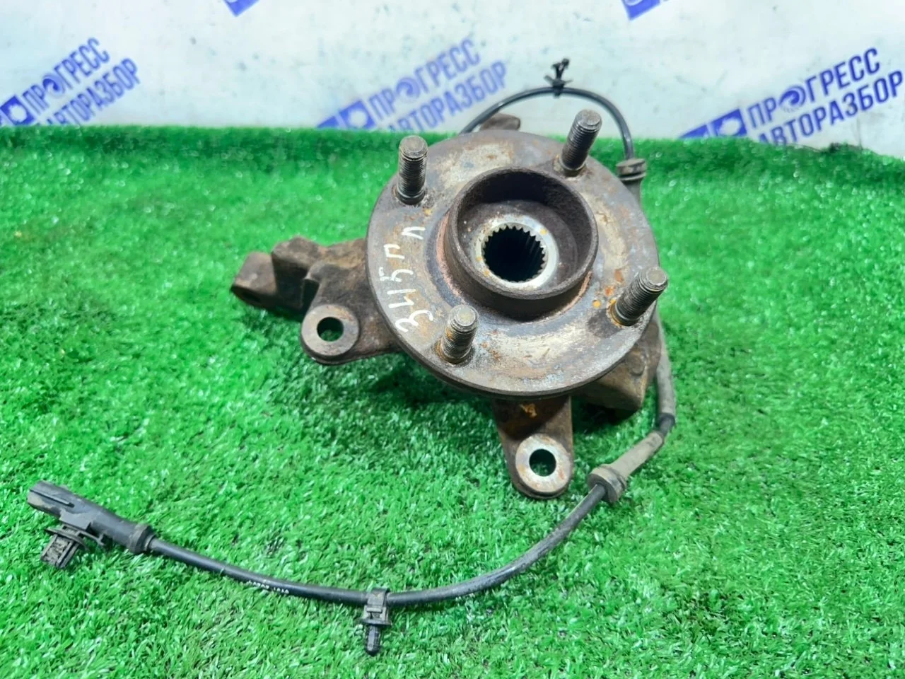 Поворотный кулак Ford Fiesta 2008 1771021 ХЕТЧБЕК 1.4 SPJA, передний левый