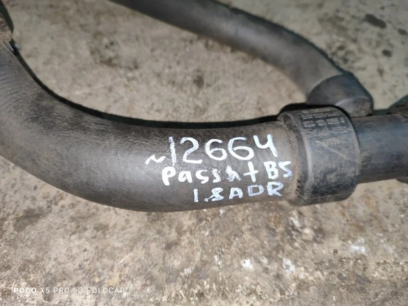 Патрубок системы охлаждения Volkswagen Passat B5 1997 Седан