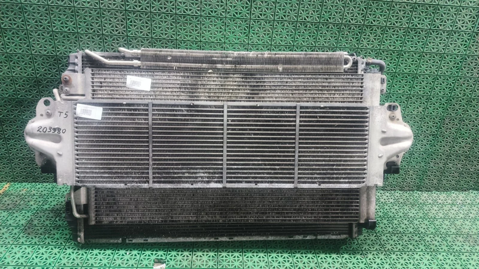 Интеркулер VOLKSWAGEN TRANSPORTER T5 2010- б/у TRANSPORTER T5(2003-2015)