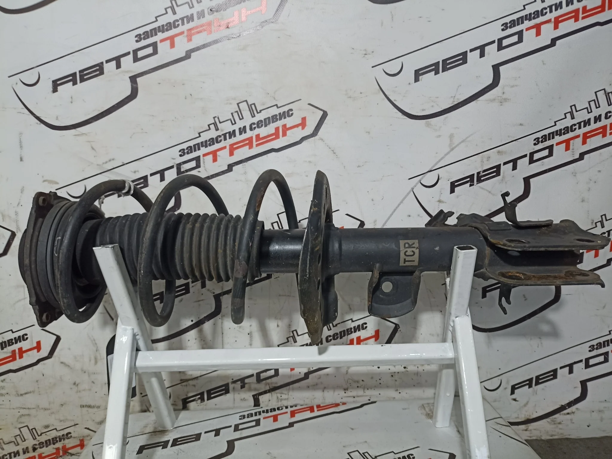 СТОЙКА ХОДОВКИ NISSAN JUKE F15 NF15 YF15 ПЕРЕДНЯЯ ПРАВАЯ E43021KC2B 2WD 4WD VA7178