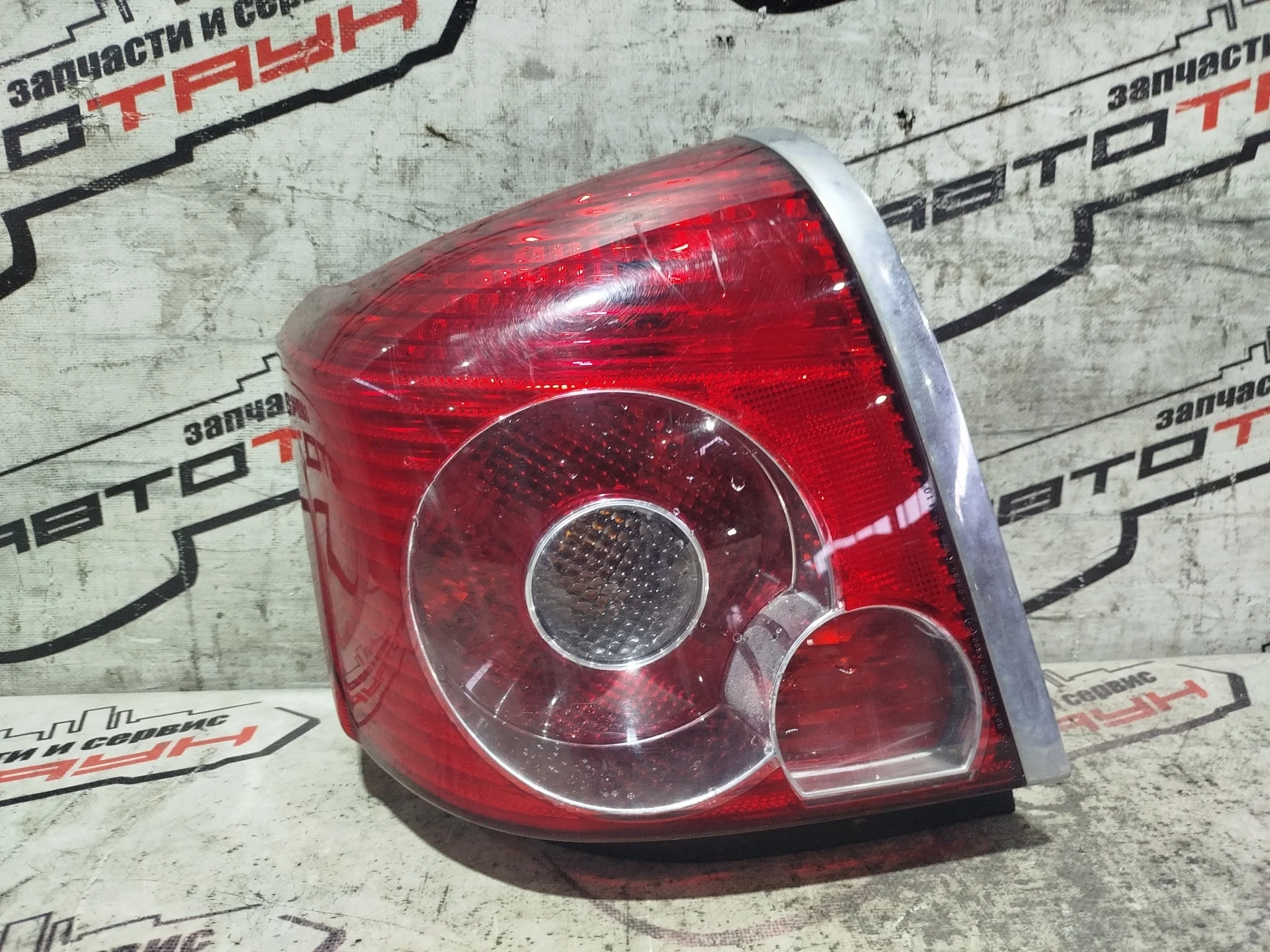 ФОНАРЬ TOYOTA AVENSIS AZT250 AZT251 AZT255 35110 05085 SEDAN 2 МОДЕЛЬ ПРАВЫЙ 8155105200 KA9735