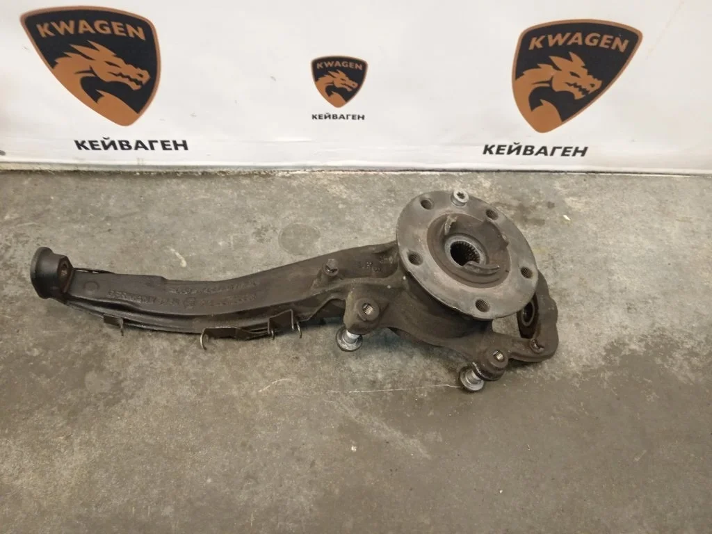 Кулак поворотный Volkswagen Touareg 2013 7P