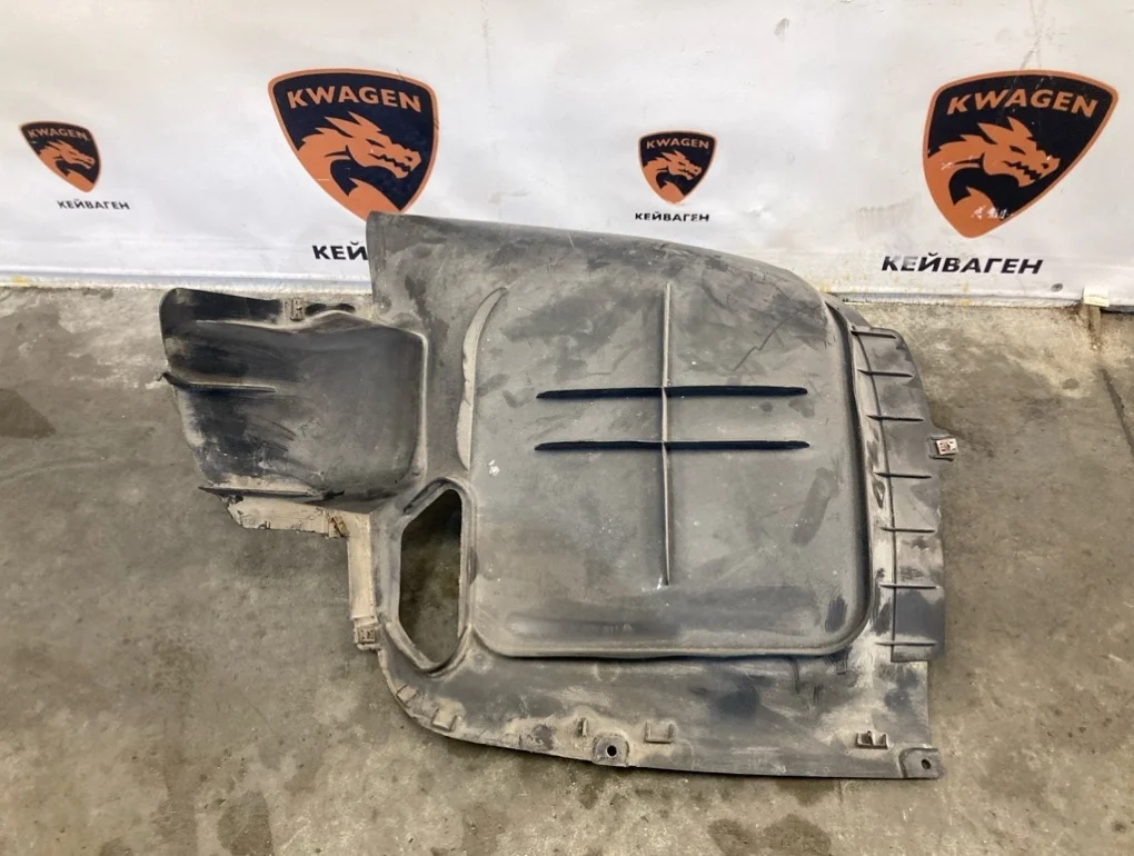 Подкрылок Volkswagen Touareg 2011 7P