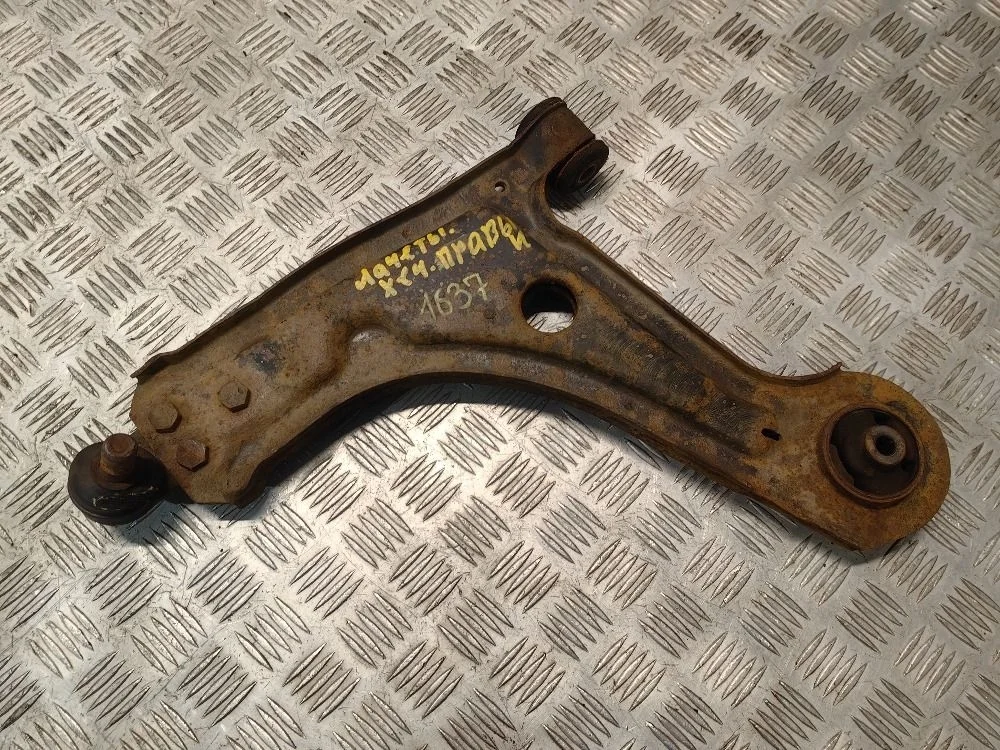 Рычаг передний правый  Chevrolet Lacetti I