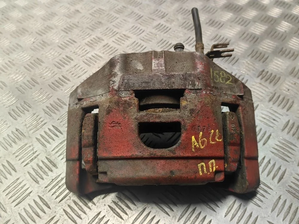 Суппорт тормозной передний правый Audi A6 C6