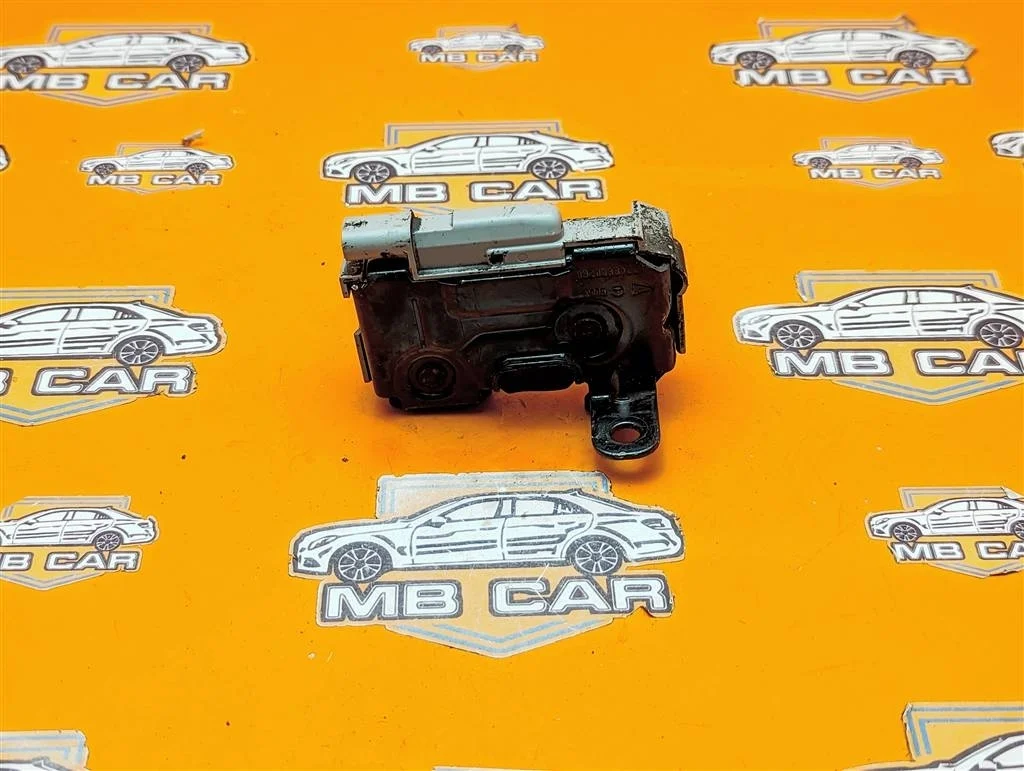 Замок капота Mercedes-Benz