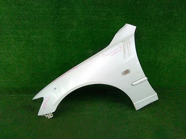 Крыло переднее левое (потертость) GXE10 LEXUS IS I 200/300 XE10 1998-2005, TOYOTA ALTEZZA XE10 1998-2001, ALTEZZA XE10 2001-2005