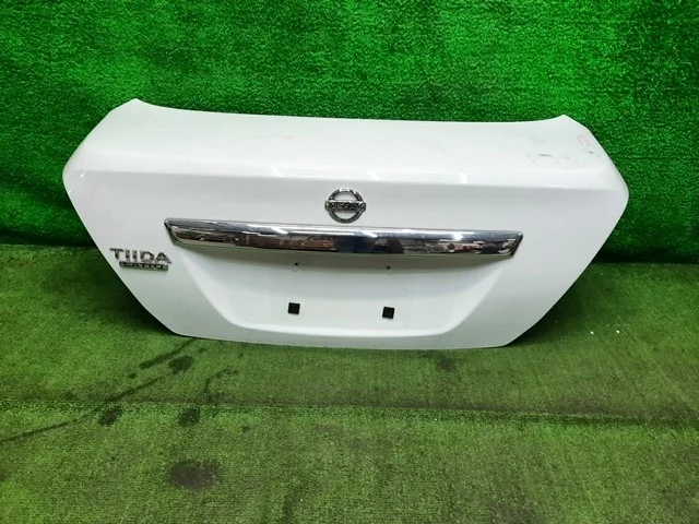 Крышка багажника (царапины) C11 NISSAN TIIDA LATIO SC11 2004-2007, TIIDA LATIO SC11 2008-2012
