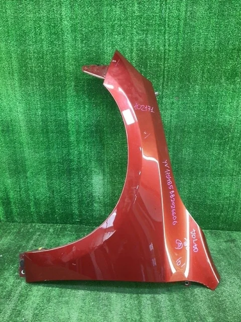Крыло переднее левое (царапины) FS48 VOLVO V60 FW / FZ 2011-2018, S60 II FS / FH 2010-2018