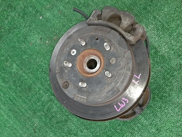 Кулак задний левый LW3W MAZDA MPV LW 1999-2002, MPV LW 2002-2003, MPV LW 2003-2006