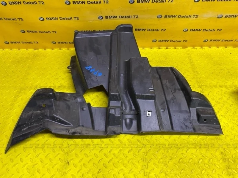 Пыльник двигателя Bmw X5 2005 51718408959 E53 M54B30, передний левый
