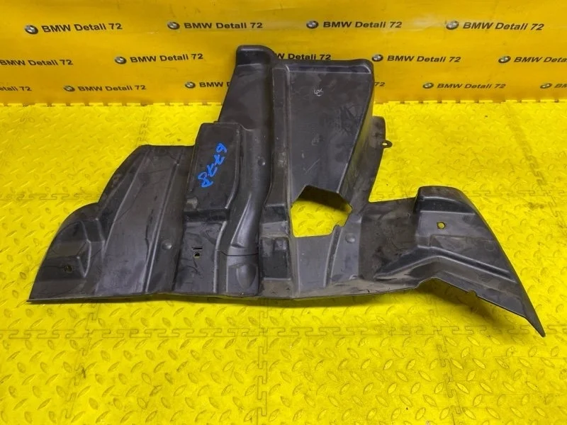 Пыльник двигателя Bmw X5 2005 51718408960 E53 M54B30, передний правый