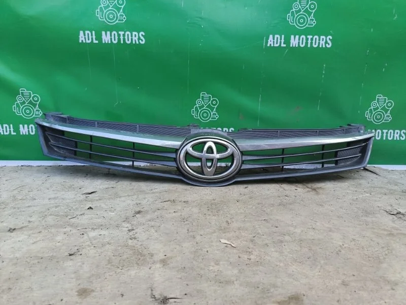 Решетка радиатора Toyota Camry 2014-2017 55
