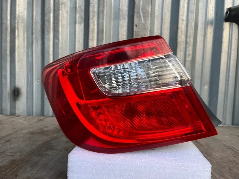 Фонарь Toyota Camry 2011-2014 50