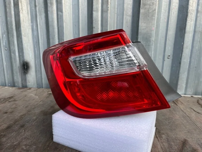Фонарь Toyota Camry 2011-2014 50