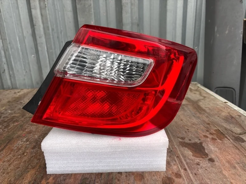 Фонарь Toyota Camry 2011-2014 50