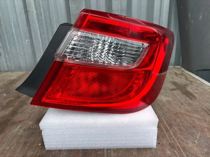 Фонарь Toyota Camry 2011-2014 50