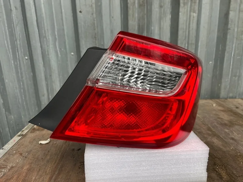 Фонарь Toyota Camry 2011-2014 50