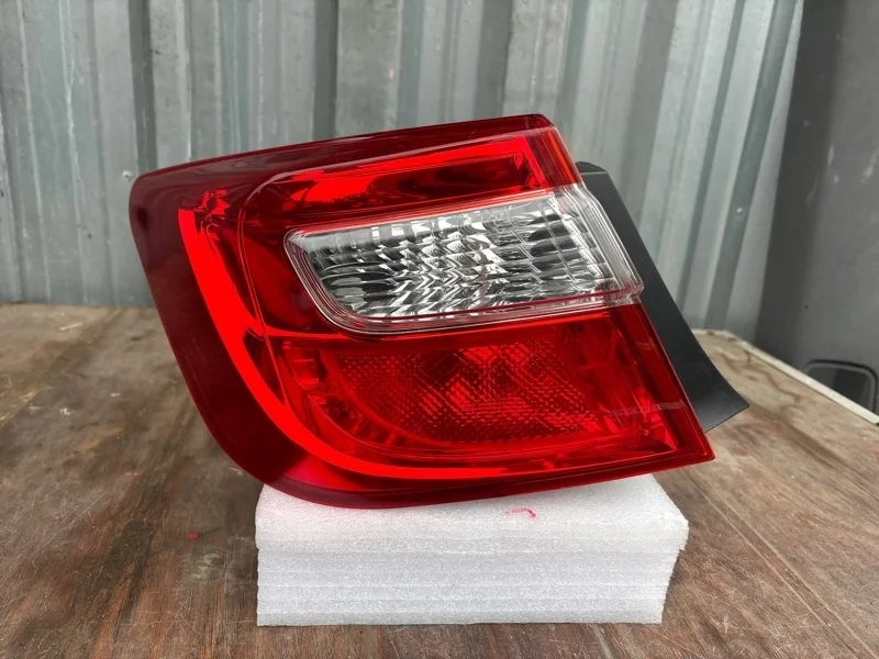 Фонарь Toyota Camry 2011-2014 50