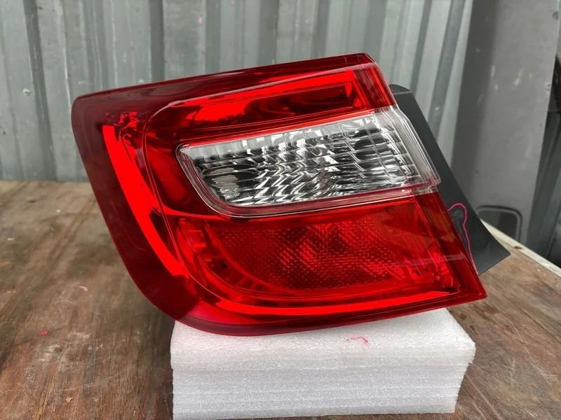 Фонарь Toyota Camry 2011-2014 50