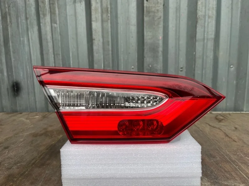 Фонарь Toyota Camry 2018-2021 70