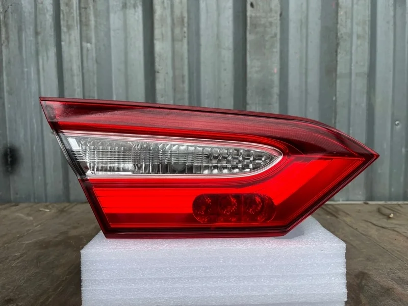 Фонарь Toyota Camry 2018-2021 70
