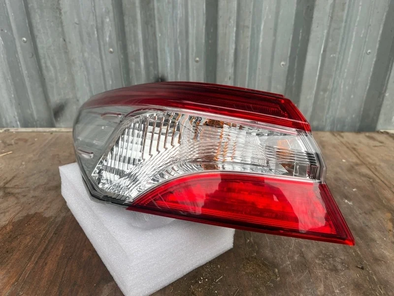 Фонарь Toyota Camry 2018-2021 70