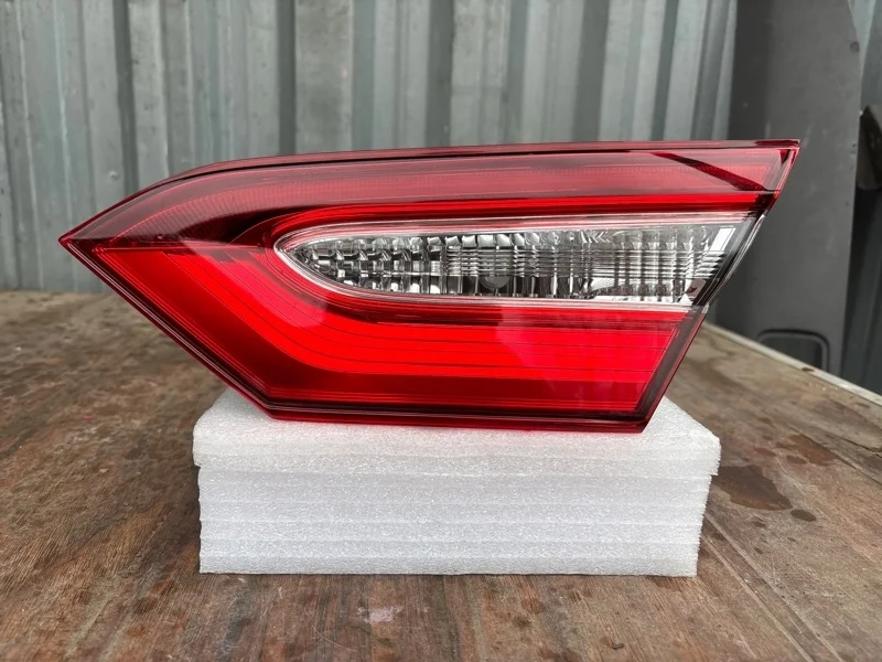 Фонарь Toyota Camry 2018-2021 70