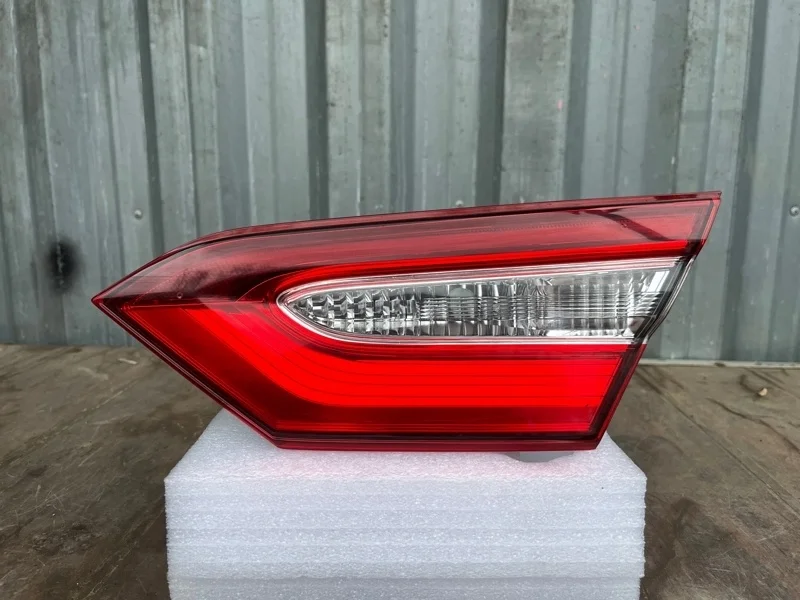 Фонарь Toyota Camry 2018-2021 70