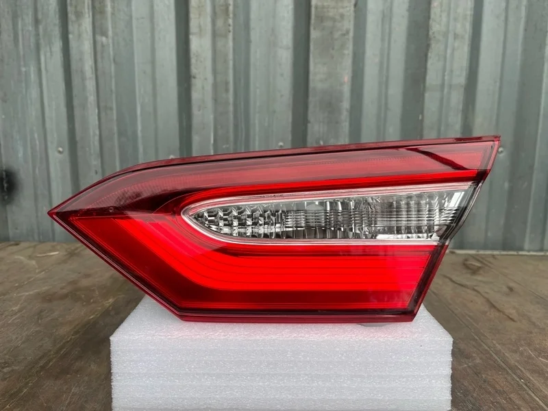 Фонарь Toyota Camry 2018-2021 70