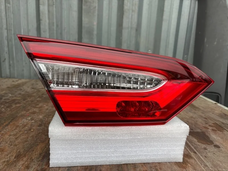 Фонарь Toyota Camry 2018-2021 70