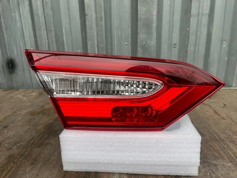 Фонарь Toyota Camry 2018-2021 70