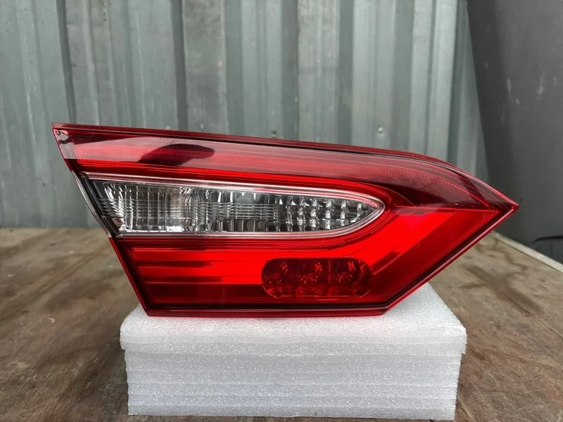 Фонарь Toyota Camry 2018-2021 70
