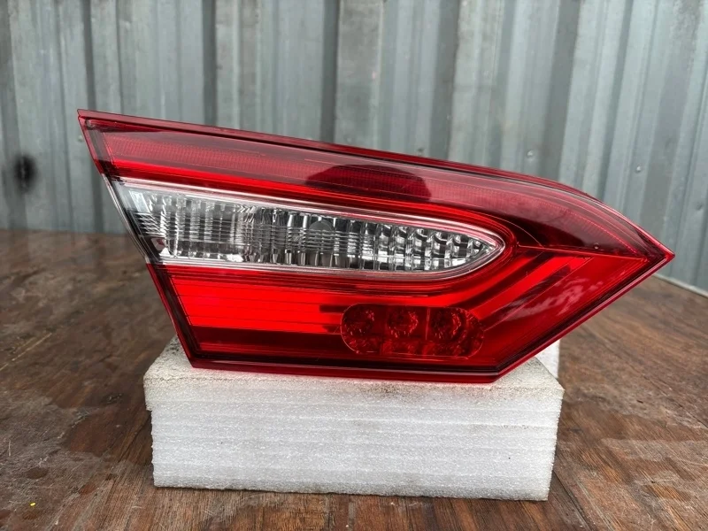 Фонарь Toyota Camry 2018-2021 70