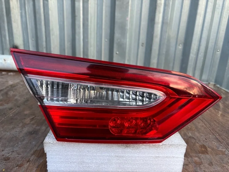 Фонарь Toyota Camry 2018-2021 70