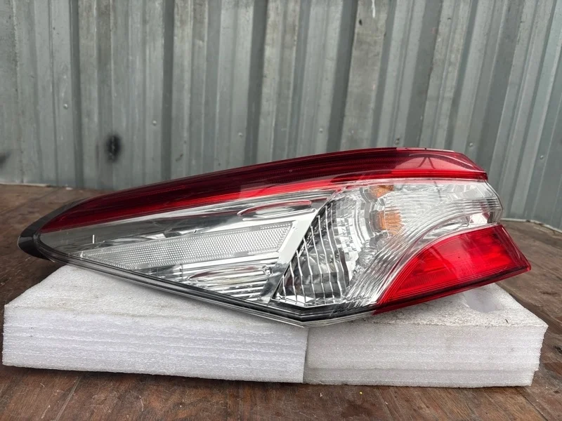 Фонарь Toyota Camry 2018-2021 70