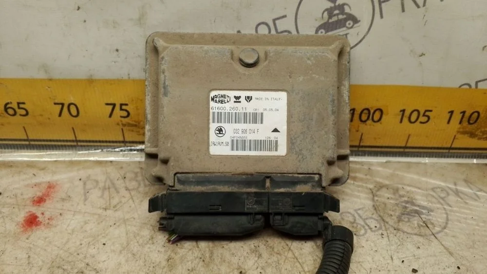 Эбу Skoda Octavia A4 1,6 AEE 032906014F