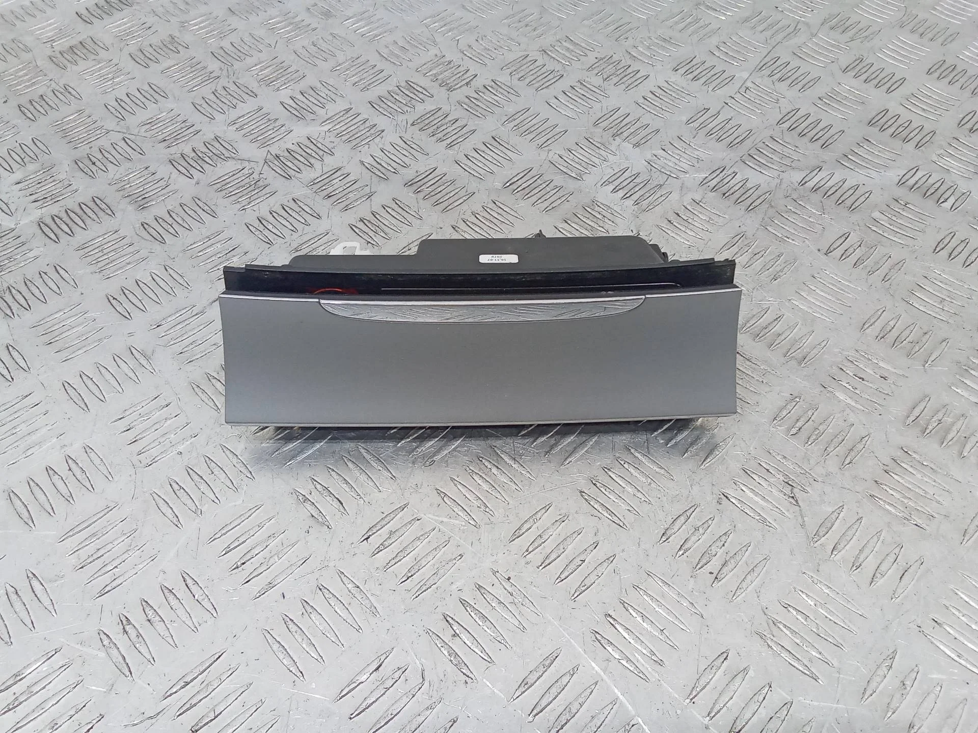 пепельница Volkswagen Passat B6