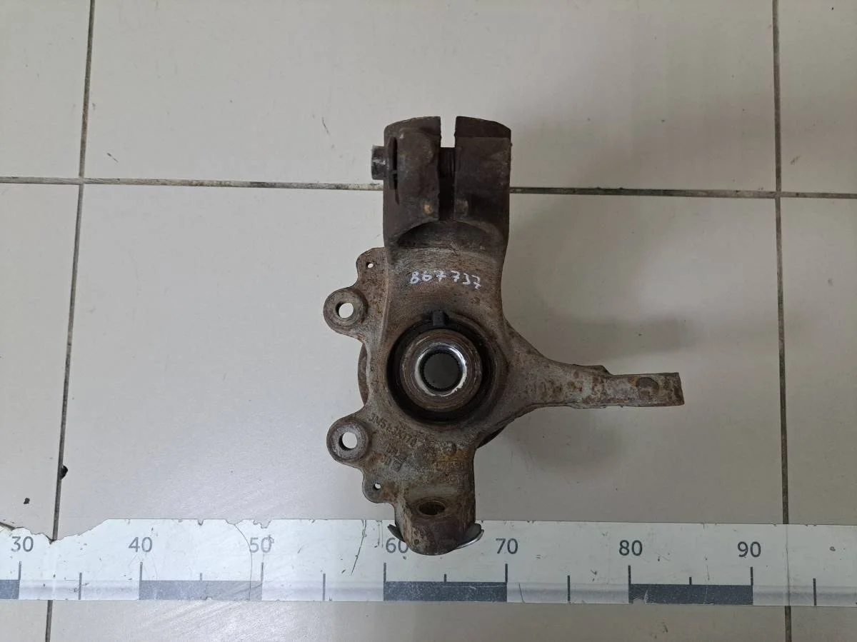 Кулак поворотный передний правый Ford Focus 2 DA 2005-2008