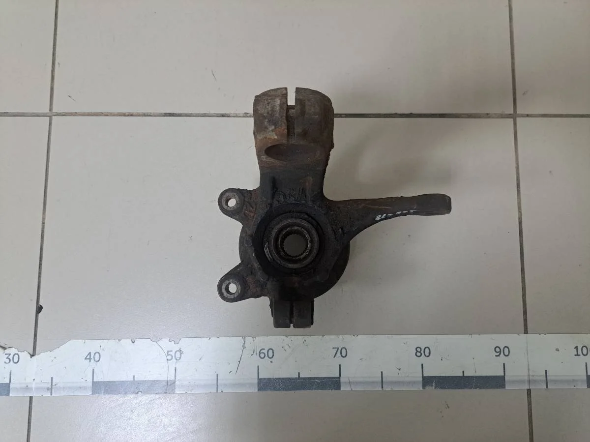 Кулак поворотный передний правый Ford Fusion JU 2002-2012
