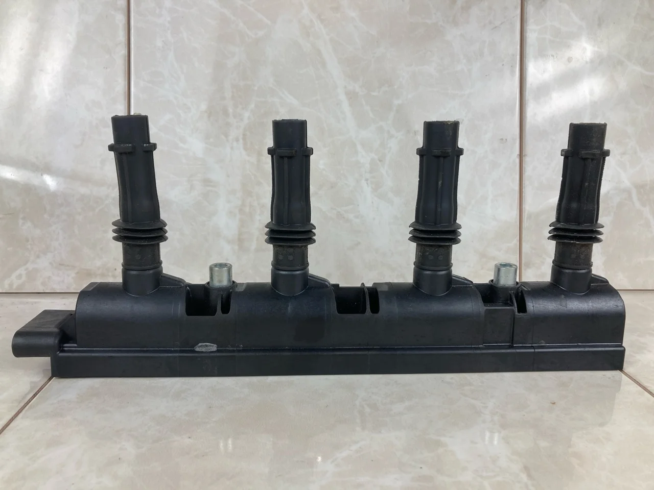 Катушка,модуль зажигания Opel Astra J 2009-2016 55575898 1.4 B14XER