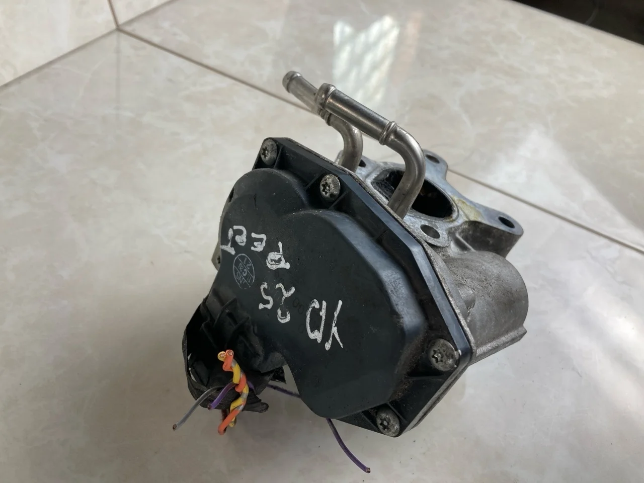 Клапан EGR Nissan Navara D40 2010-2014 147105X00D 2.5 YD25