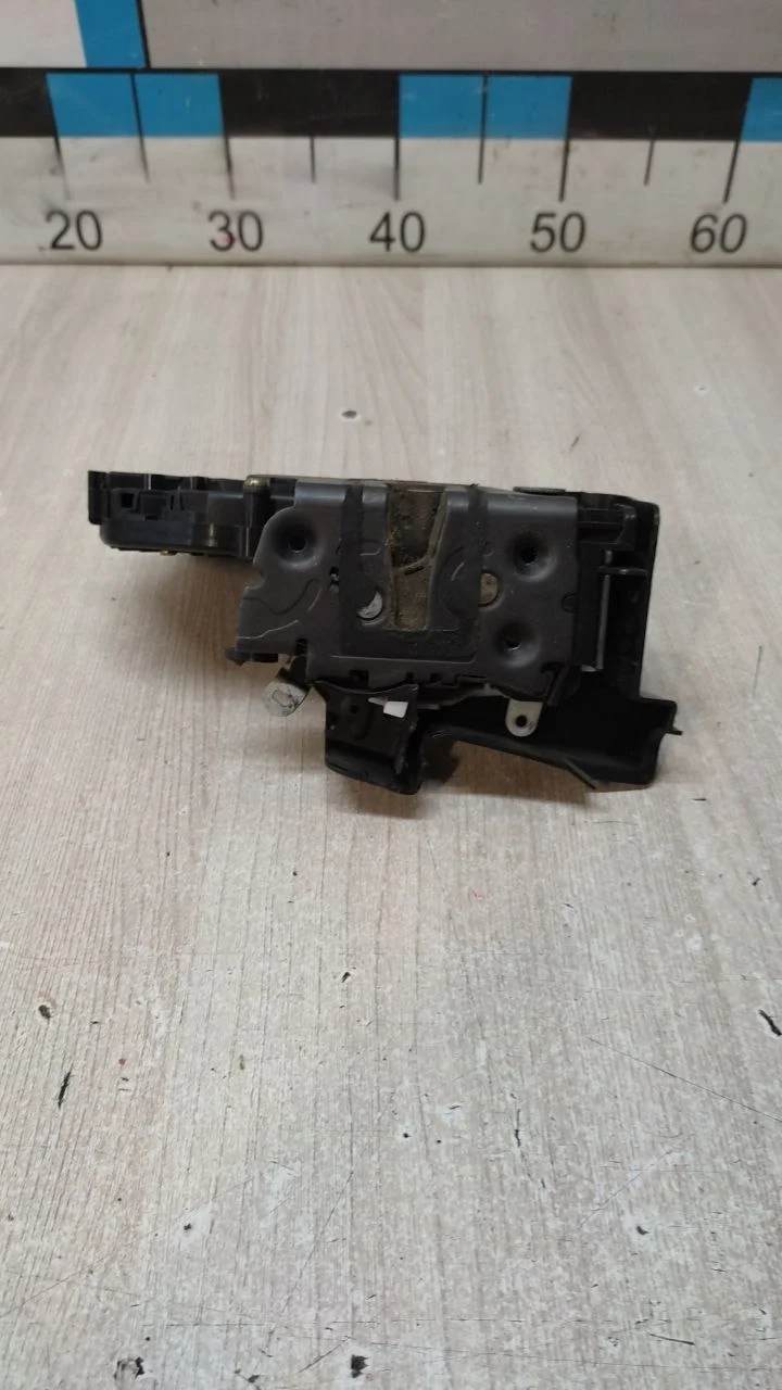 [Б/У] Замок двери передней правой Ford Focus [Код: 00591772 ]