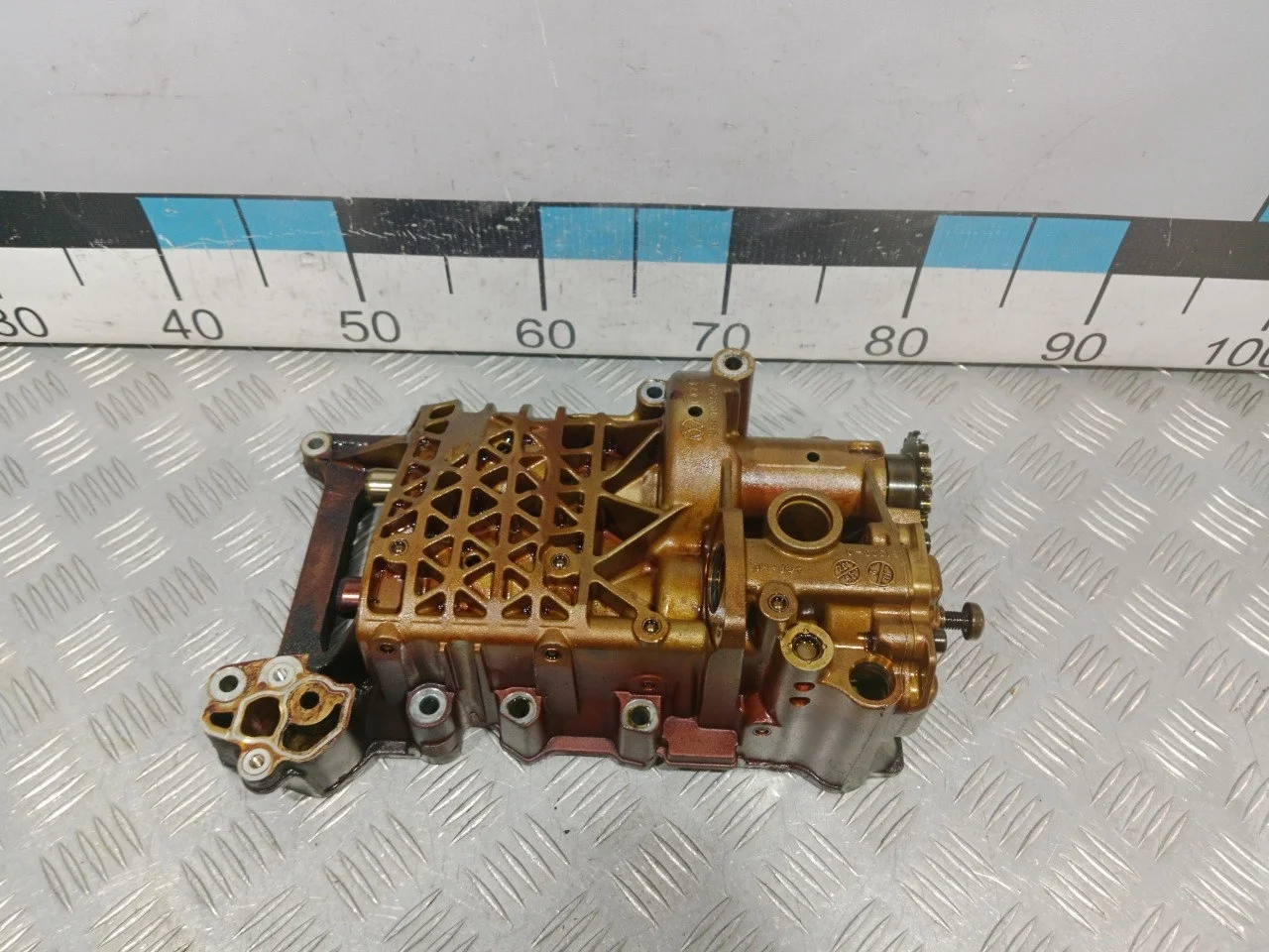[Б/У] Насос масляный Audi VW Passat [Код: 00592161 ]
